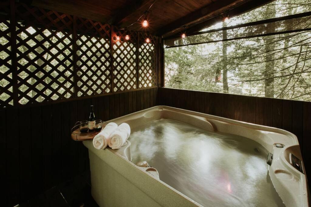 Southern Oak Cabin - Newly Remodeled - Close To All Attractions Sevierville Exterior foto