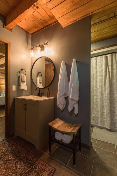 Southern Oak Cabin - Newly Remodeled - Close To All Attractions Sevierville Exterior foto